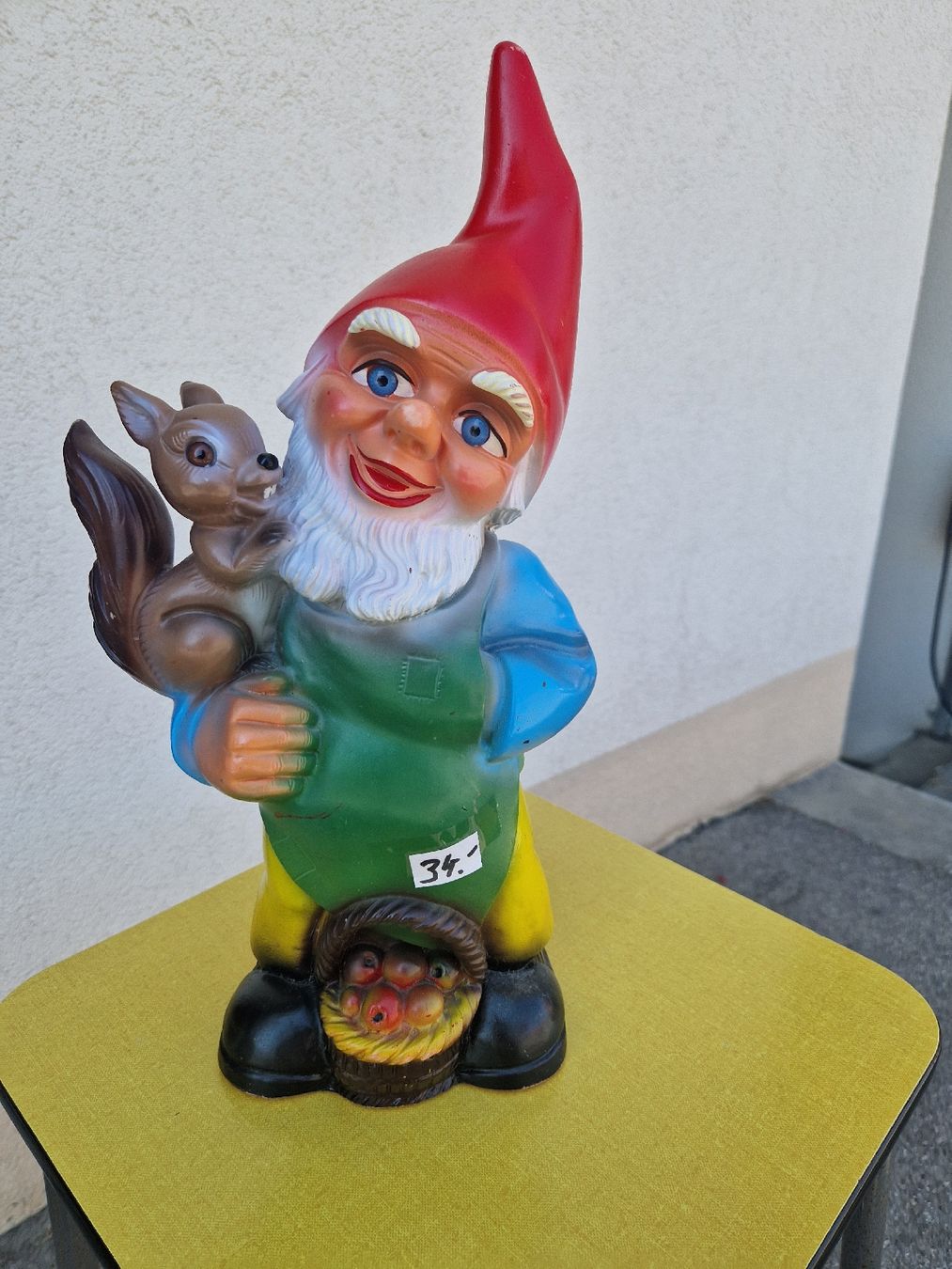 Figurines: Gartenzwerg mit Eichhörnchen und Korb, 42cm hoch – D'occasion à Mörigen par Clio111 4