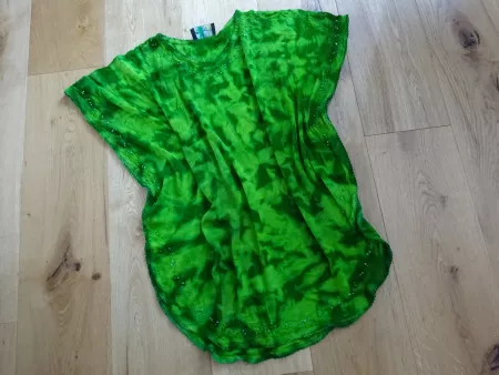 Schönes Blusenshirt-Oberteil/Batik Town
