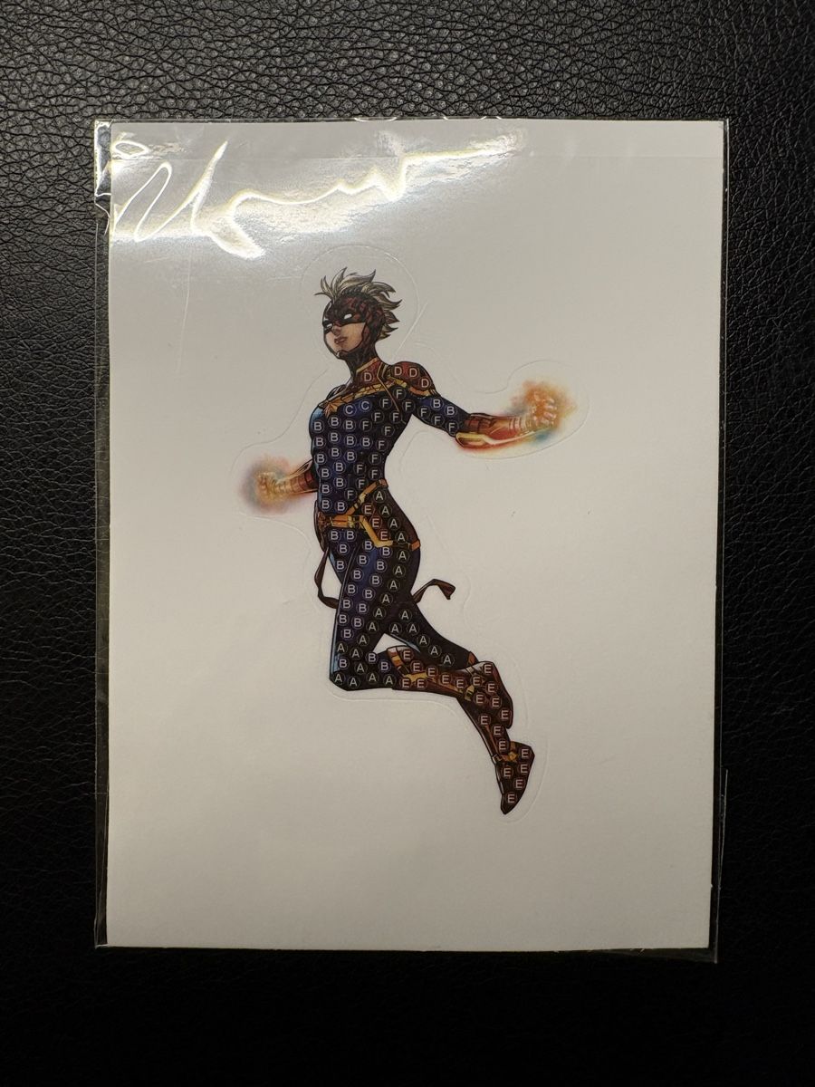 Disney Sammelbilder & Trading cards: Disney 100 Crystal Art Sticker - Captain Marvel – Neu und originalverpackt aus Volketswil von Alexa_Rahel