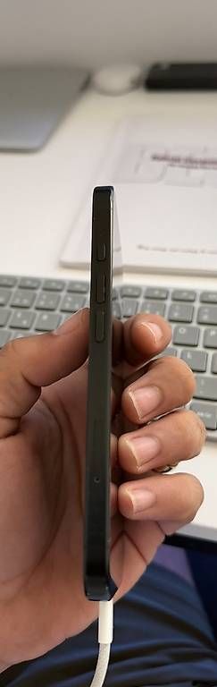 Portables: Iphone 16, 128 gb – D'occasion à Aarau par JoanaA. 1