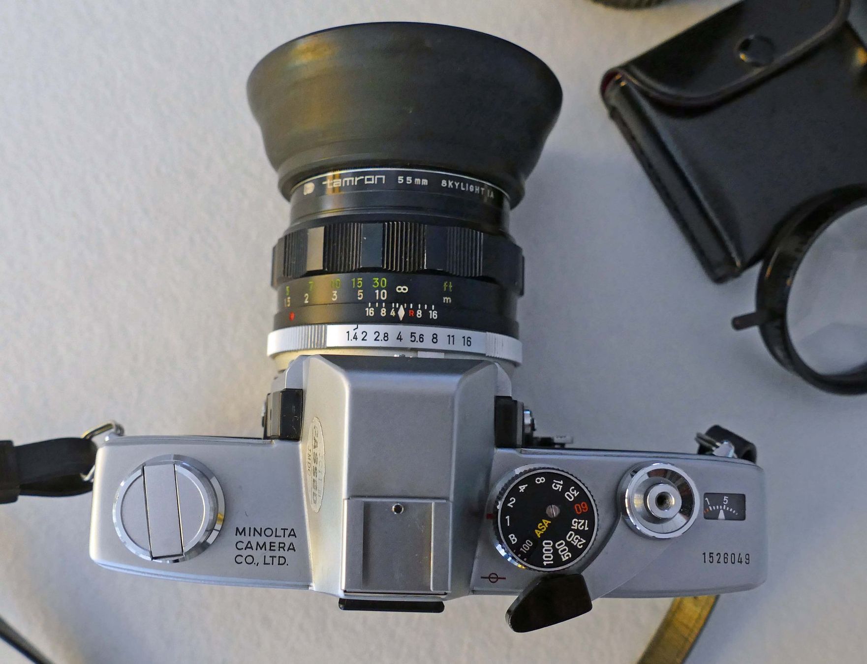 Minolta Fotocamera: Minolta SRT 101 Spiegelreflexkamera mit 3 Objektiven – Usato da Hünenberg venduto da Kfer 1