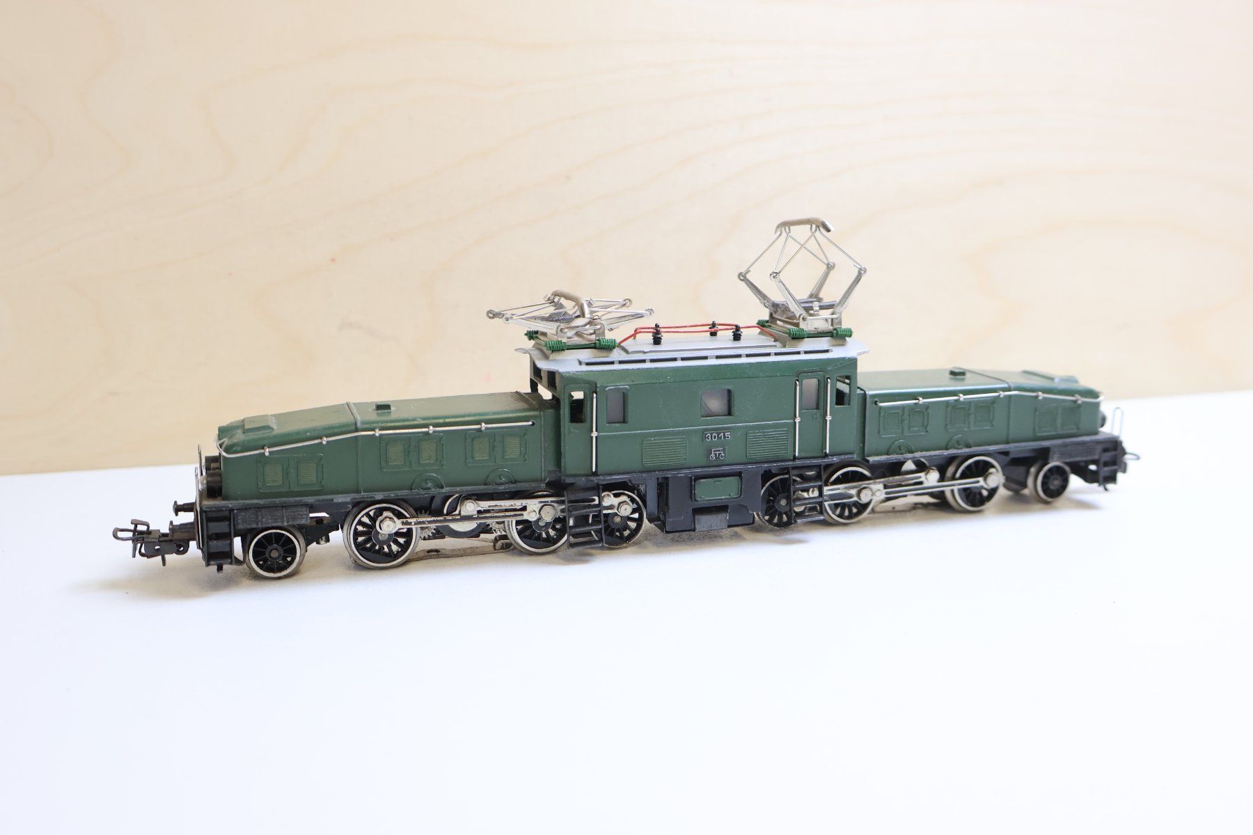 Märklin Modellini di ferrovie: Märklin SBB Krokodil E-Lok 3015 - Gussmodell – Difettoso da Winterthur venduto da Monstera 4