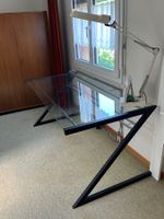 Designer Bürotisch mit Glasplatte