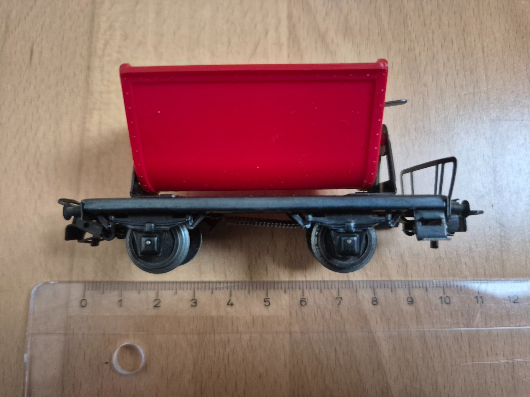 Märklin Modelleisenbahnen: Güterwagen H0, Kiestransporter Märklin – Gebraucht aus Wetzikon ZH von Gterl