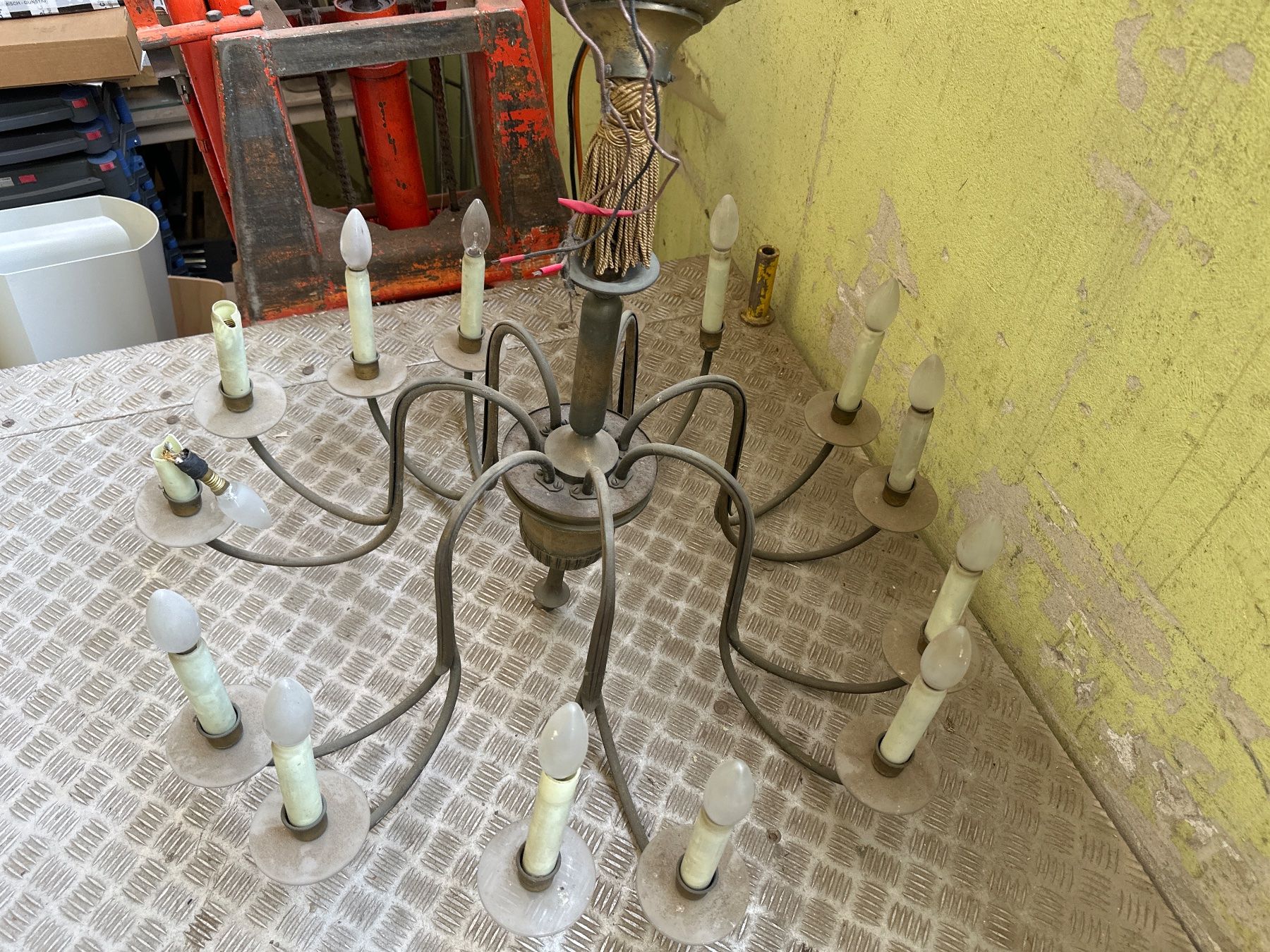 Lampadari & plafoniere: coole, alte, messing Kronleuchte – Usato da Necker venduto da liq24 5