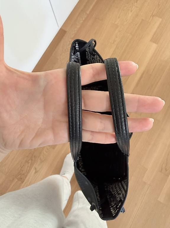 Borse da donna: MCM Wendeshopper + Clutch – Usato da Langenthal venduto da AliceAmmann 4