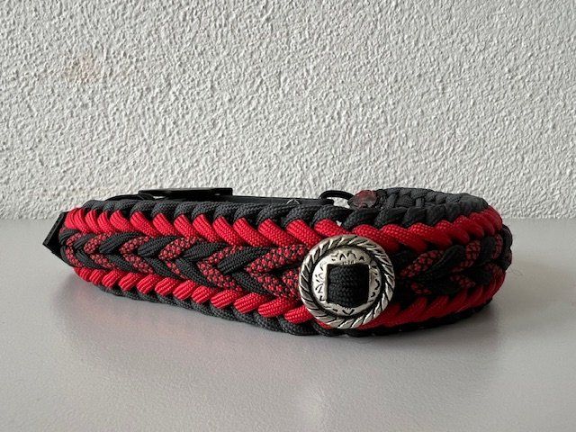 Guinzagli & Collari: Wunderschönes geflochtenes Hundehalsband – Nuovo (secondo la descrizione) da Winterthur venduto da la_panna