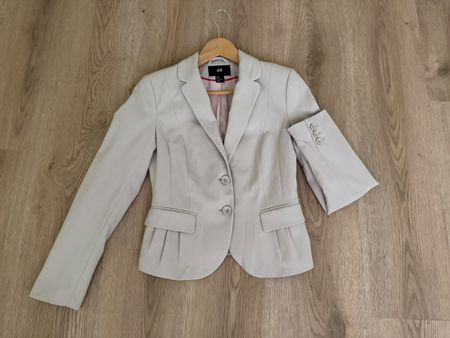 Damen Blazer von H&M in Beige Grösse 36 guter Zustand