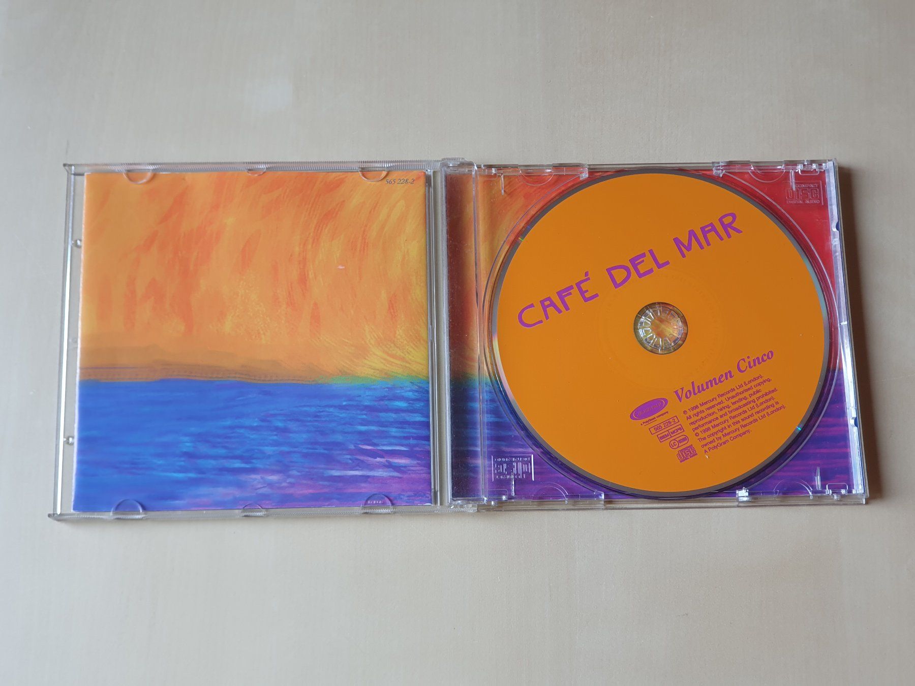 CDs: Cafe Del Mar Volumen Cinco – D'occasion à Stansstad par collectorsshop 2