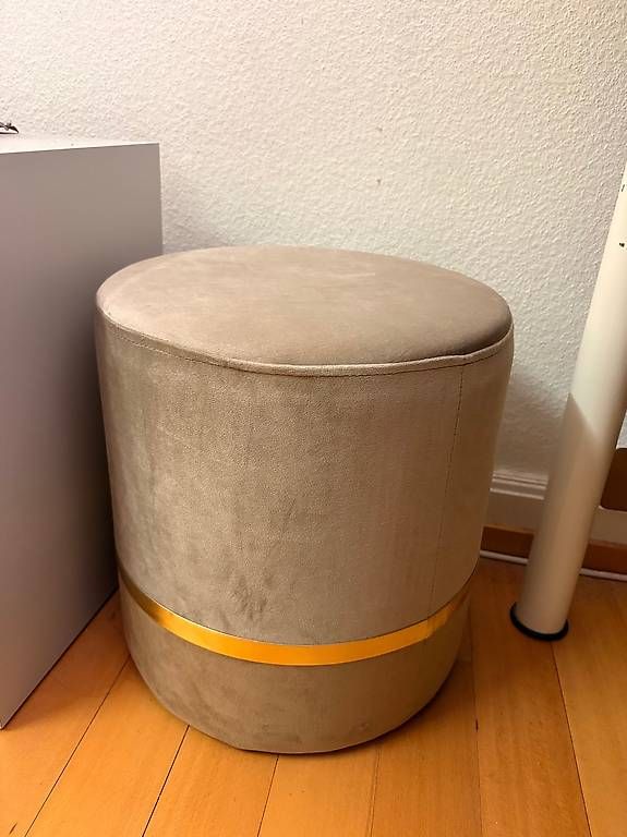 Maisons du monde Sgabelli: Maisons du Monde Sitzhocker Samt Gold – Usato da Zürich venduto da jiv_9qf6
