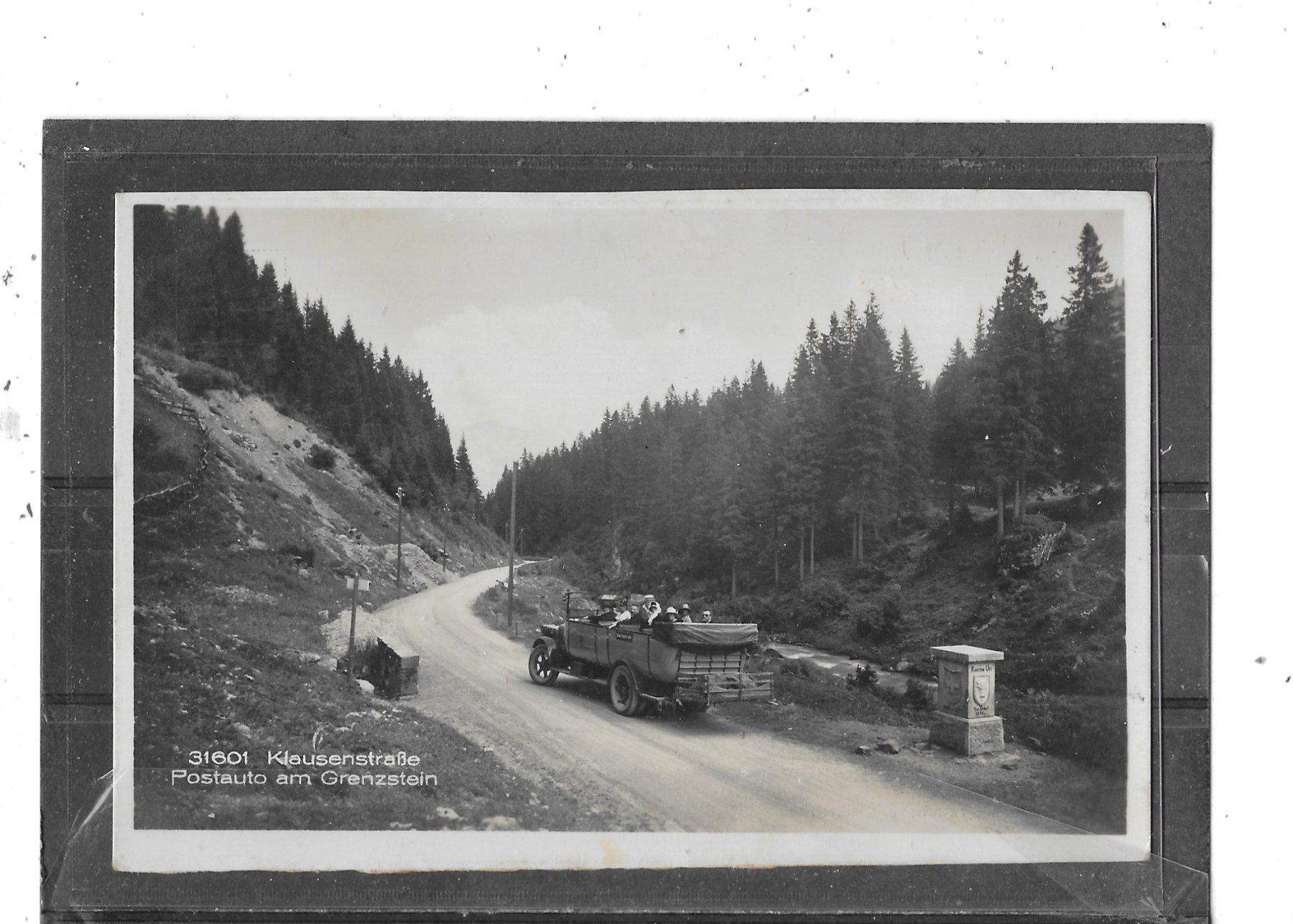 Cartes postales: GL/UR Klausenstrasse 1927 Postauto am Grenzstein – D'occasion à Schocherswil par Wilare