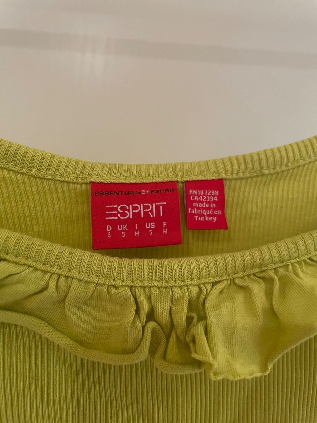 Esprit Camicette: Esprit coole, auffällige Bluse mit passendem Top, Grösse S – Usato da Niederweningen venduto da baghirac 4
