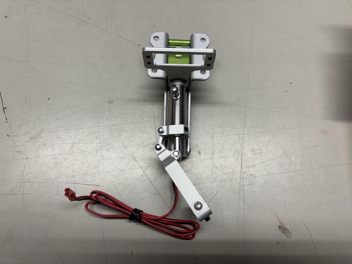 Modellismo RC: Elektrisches Einziehfahrwek 3-Bein – Nuovo e nell'imballaggio originale da Balsthal venduto da Benu3 1