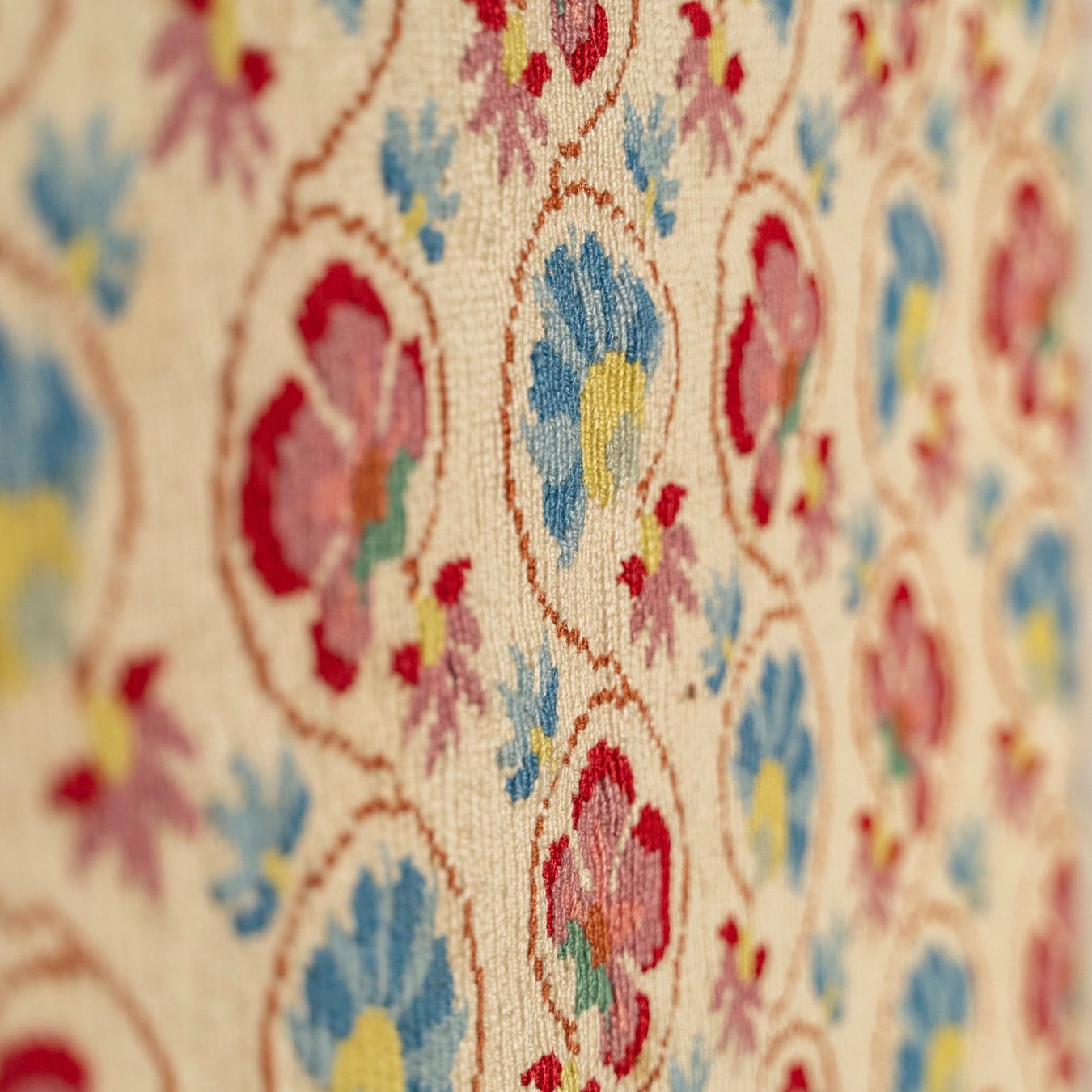 Tappeti: Tenture brodée grecque ou tapis – Usato da morges venduto da Kus.design 5