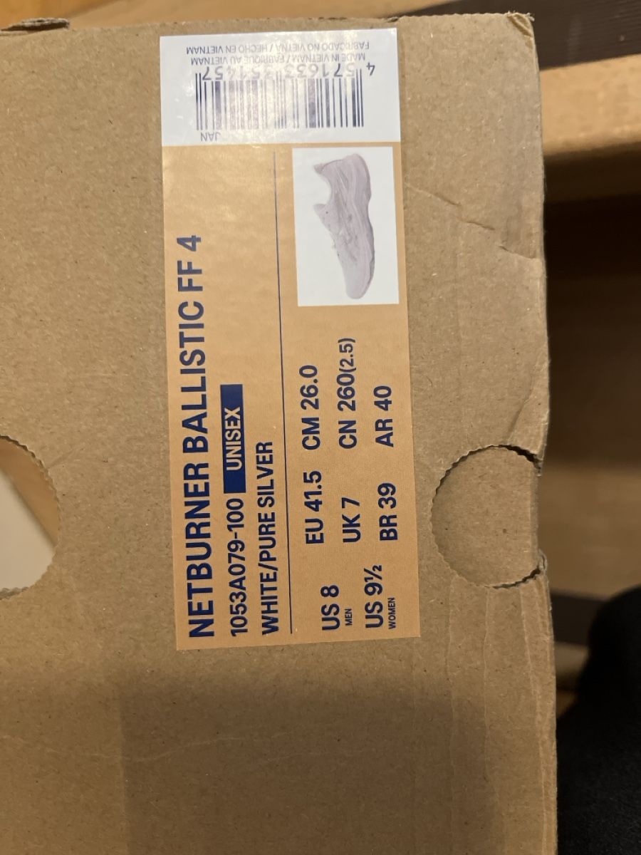 Asics Herrenschuhe: asics Hallenschuh – Neu und originalverpackt aus Thun von zur_n9sd 2