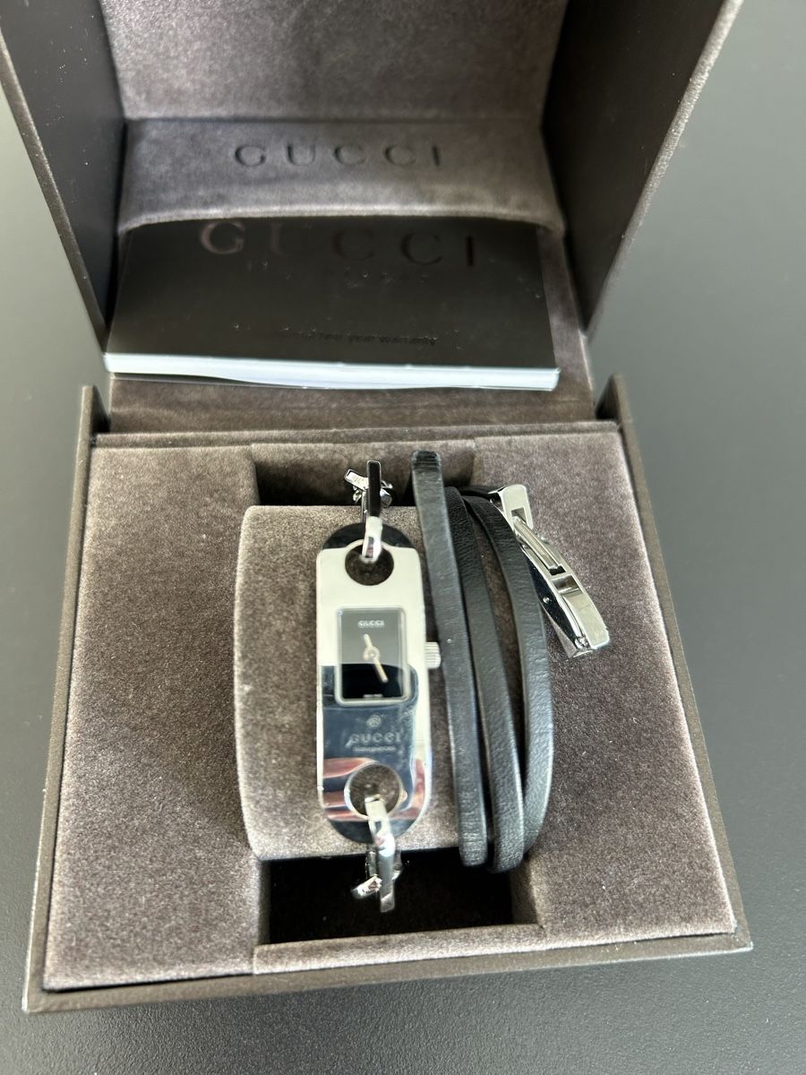 Gucci Orologi: Montre GUCCI avec 2 bracelets – Nuovo (secondo la descrizione) da Pully venduto da rosipa