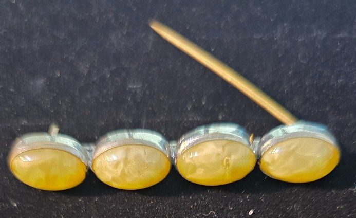 Spille & Fermagli: Antike Stabnadel / Stabbrosche mit echtem Naturbernstein – Usato da Flums venduto da Flumsantik 4