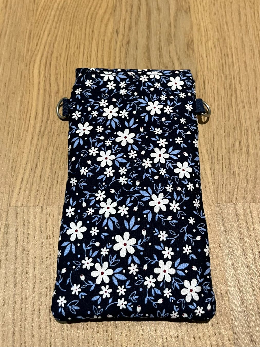 Taschen für Damen: Handy-Täschchen – Gebraucht aus Rafz von RViatrice 2