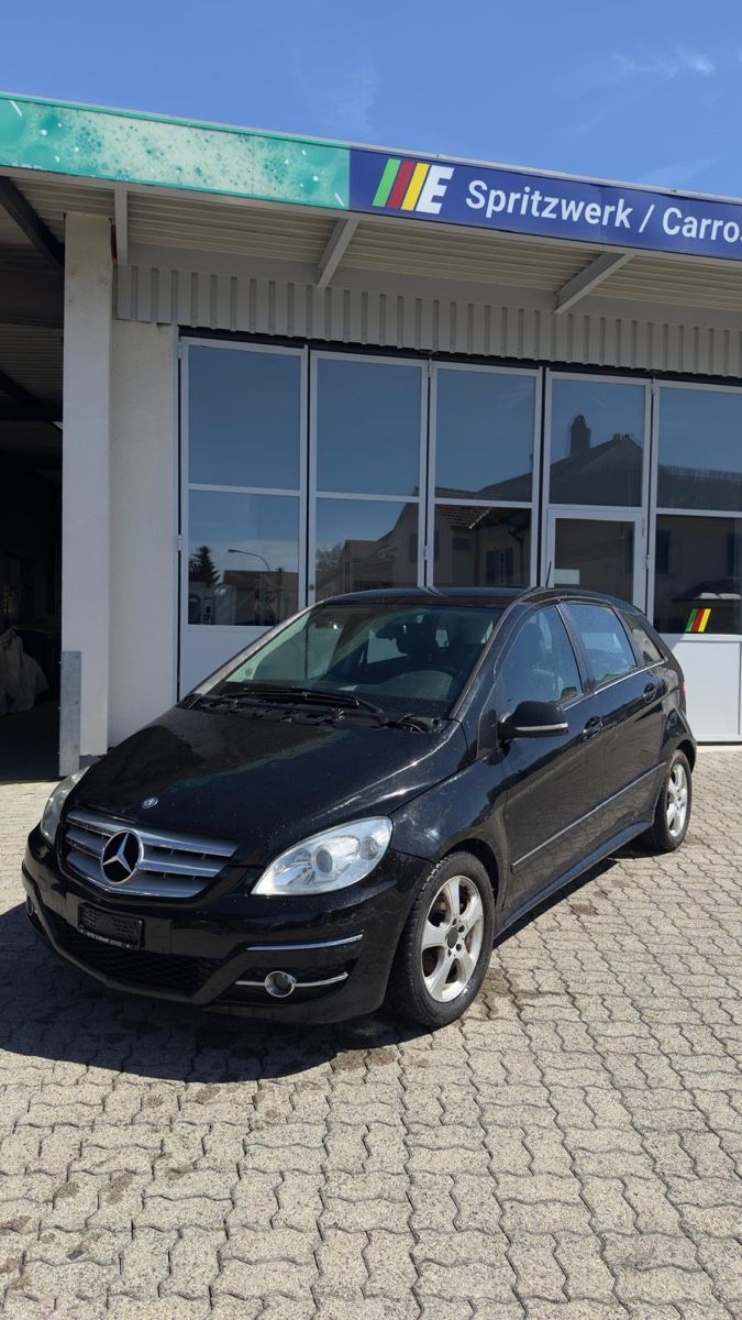 Mercedes-Benz Automobili: Mercedes – Usato da Wetzikon ZH venduto da HD2004