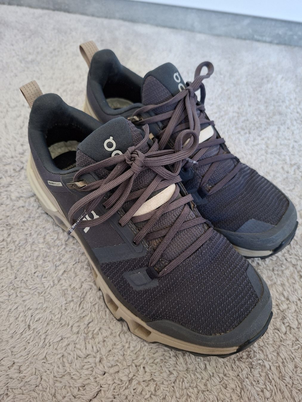 On Scarpe da donna: Chaussures On Cloudwander Waterproof gris taille 38.5 – Usato da Renens VD venduto da ser_j2fn