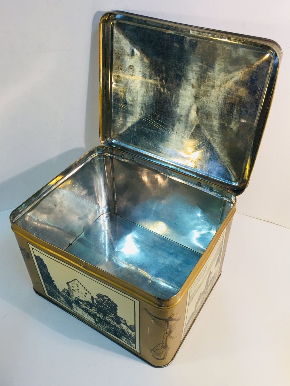 Barattoli: Vintage Blechdose mit Schloss Motiv – Usato da Schaffhausen venduto da vintageville 9