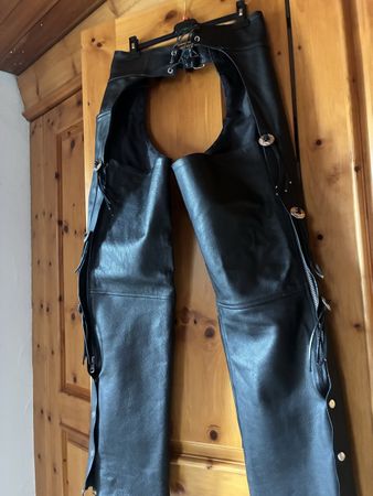 Lederchaps,  Grösse M, Top Zustand! Töff,Reien,Fetisch