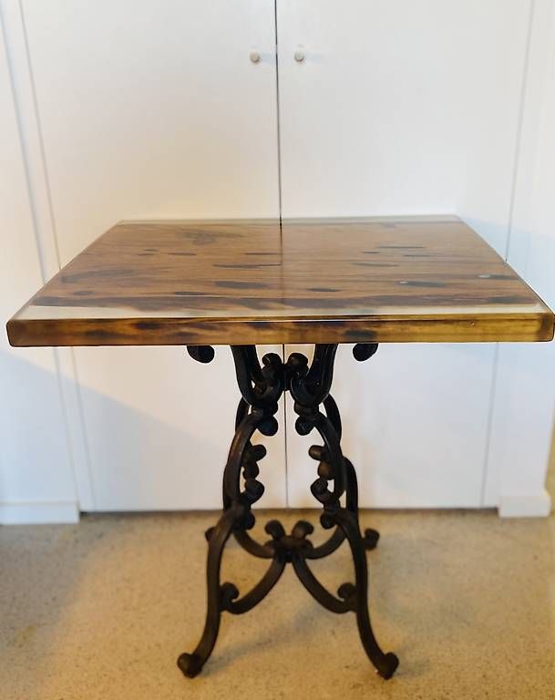 Tables: Table en chêne artisanale – D'occasion à Céligny par sib_hlv5