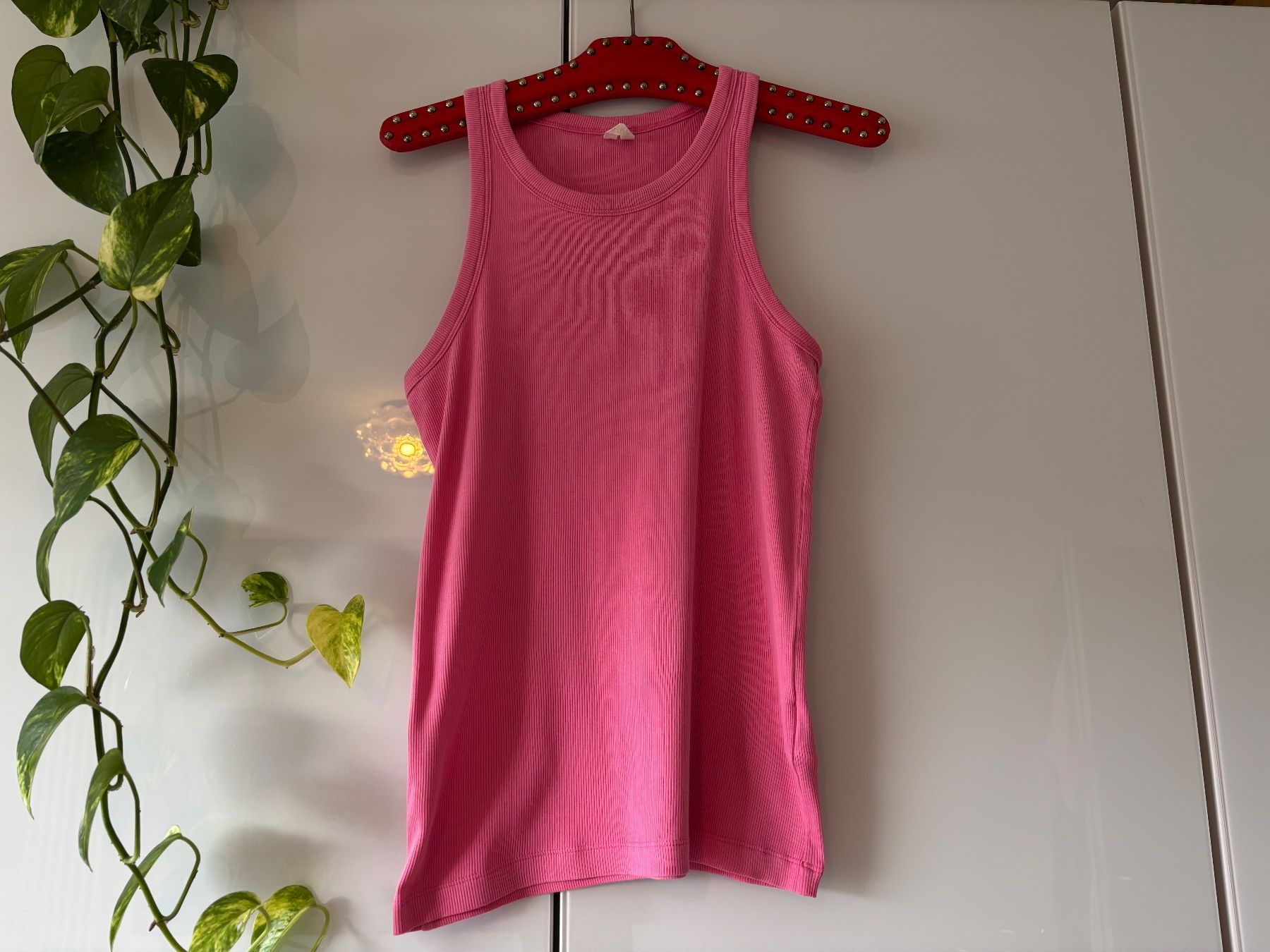 Arket Tops: ARKET pinkes Tanktop Gr. M – Gebraucht aus Zürich von missmodernage