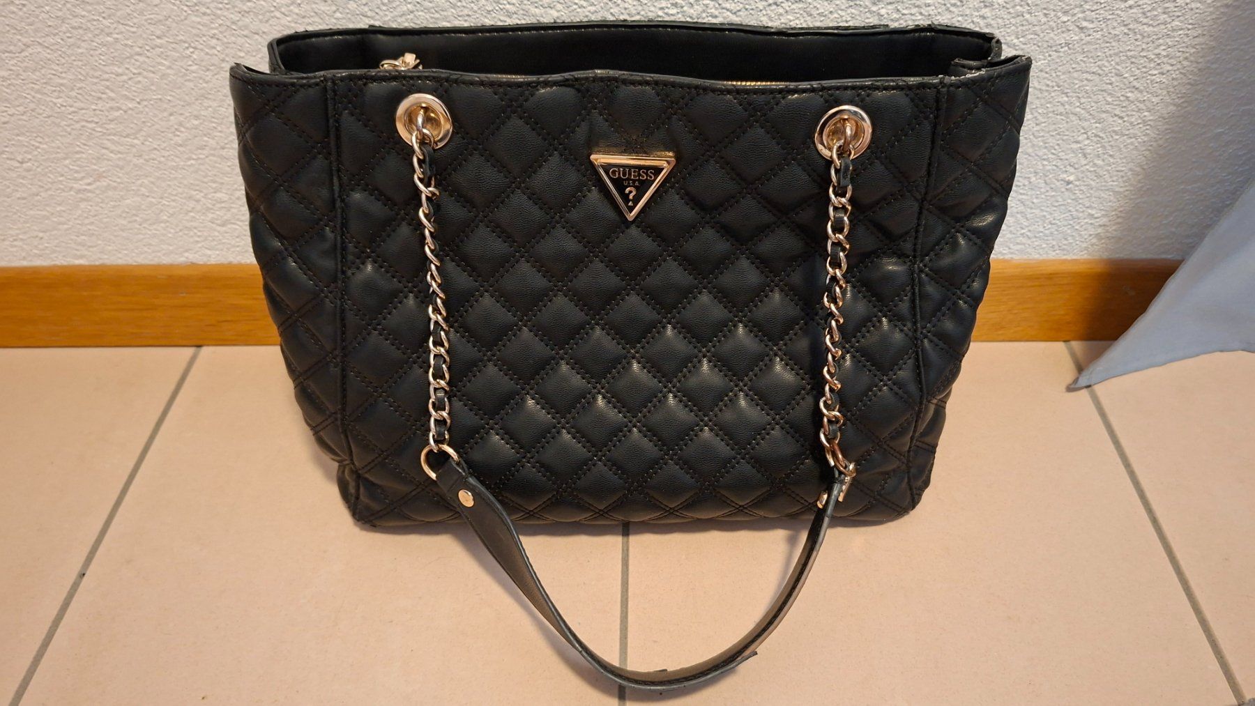 Guess Borse da donna: Vendo Borsa GUESS – Usato da Genestrerio venduto da mor_fnw8