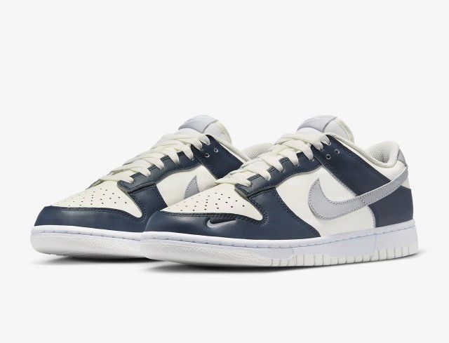 Nike Scarpe da uomo: Nike Dunk Low White/Armoury Navy/Wolf Grey - 44 – Nuovo (secondo la descrizione) da Winkel venduto da Studi66 3