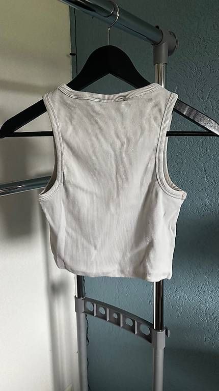 Tops: Top blanc simple – D'occasion à Châtel-St-Denis par leacherre 1