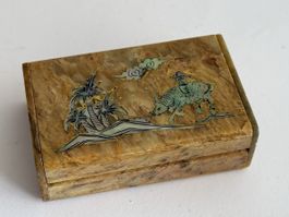 Alte chinesische Steindose mit Perlmutt Intarsien 