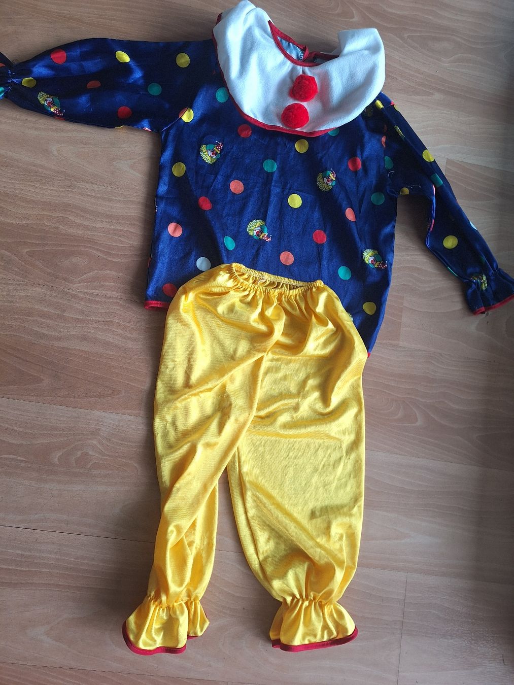 Costumi: Fasnachtskleid Clown 110/116 – Usato da obfelden venduto da claudia.horni