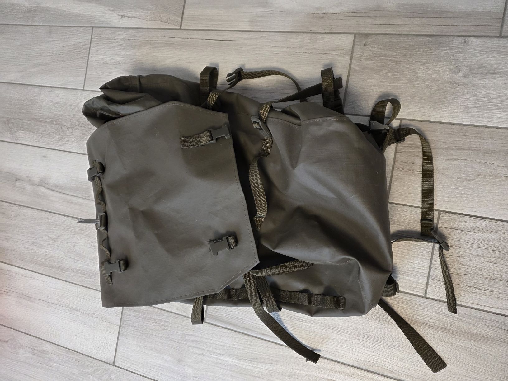 Zaini: Rucksack Militär Armee – Usato da Dorf venduto da Echo_Elements 3