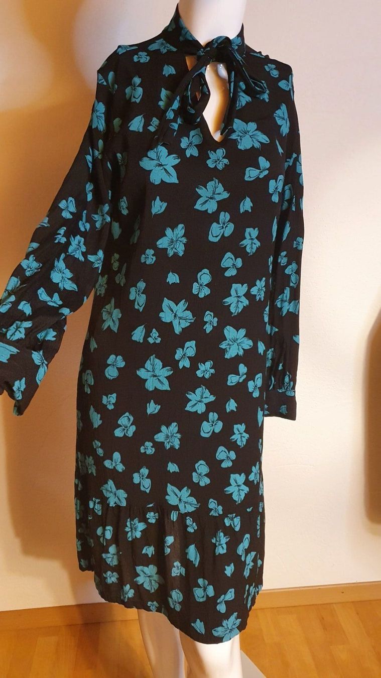 Kleider: 🌺Modström Kleid Größe 36-S🌺 – Gebraucht aus Wald ZH von CapLux