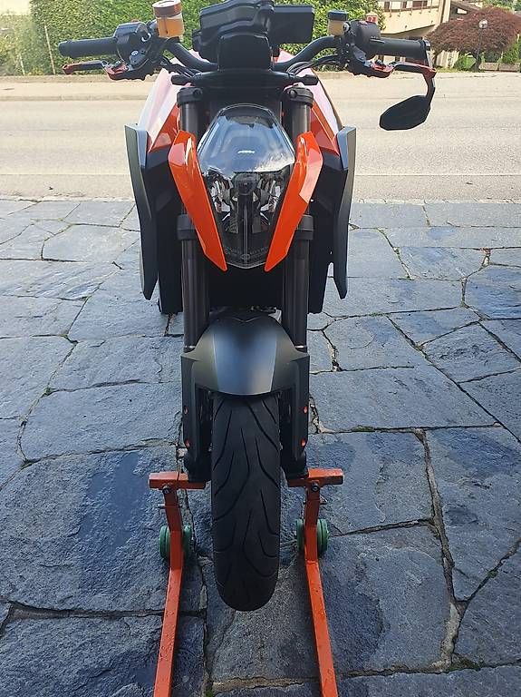 Strada: KTM Superduke 1290R – Usato da Lugano venduto da perinigeo 1