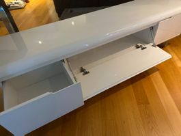 Tischfernseher in Weiss – Sehr guter Zustand, fast wie neu
