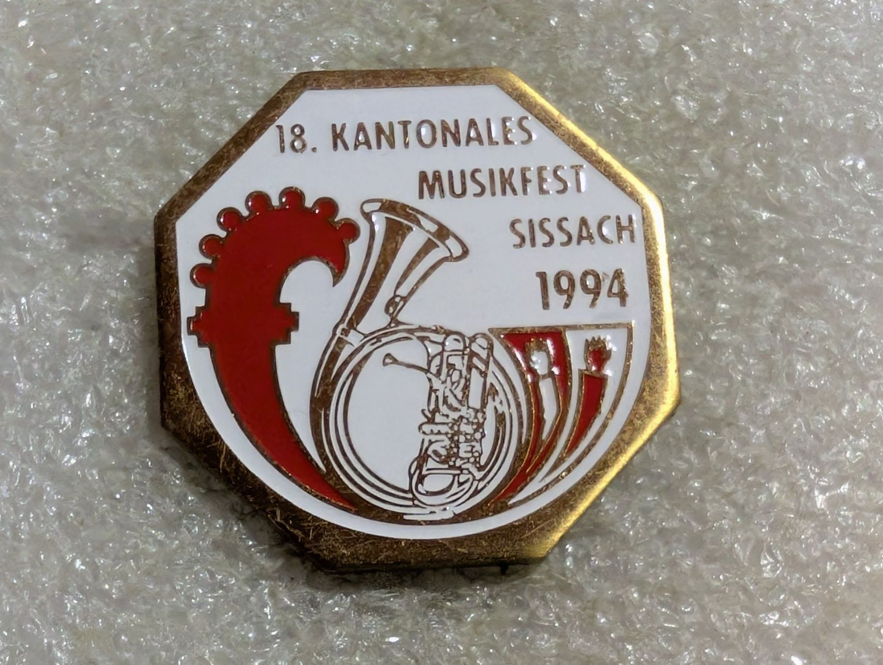 Placchette & Badge: Ansteckpin 59: Musikfest Sissach – Usato da Oppligen venduto da Pin-Fall-Shop