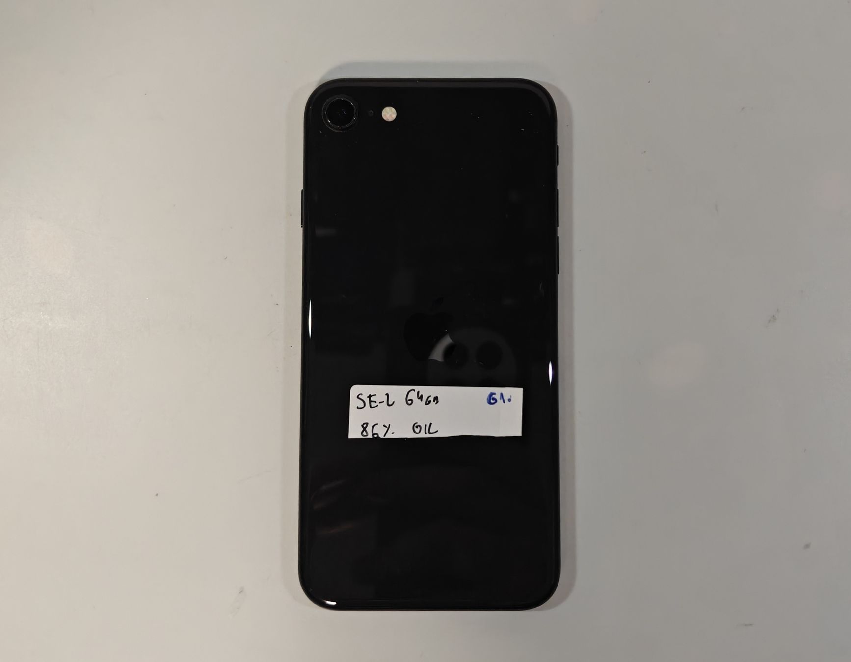 Apple Telefoni cellulari / Smartphones: iPhone SE 2020 Black – Usato da Ehrendingen venduto da Rocky985 3