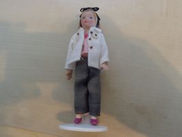 Biegepuppe Mädchen für das Puppenhaus 11