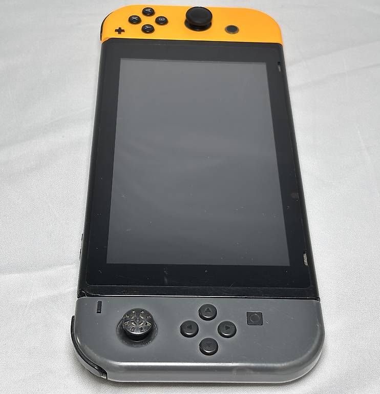 Nintendo Consoles: Nintendo Switch Console | Accessori + Gioco – D'occasion à Gordola par kar_gy5g 2