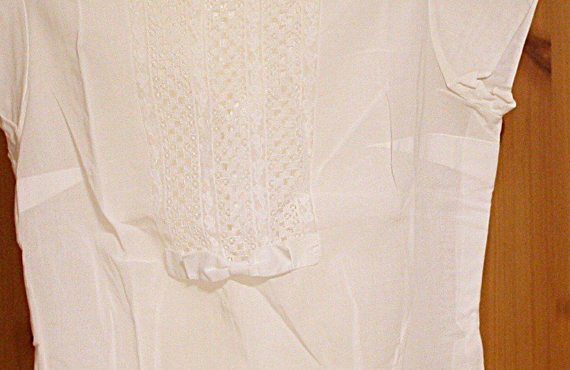 Camicette: Bluse Spitze und Schleife weiss Gr. 42 – Usato da Flüelen venduto da Diversicum-Vintage 2