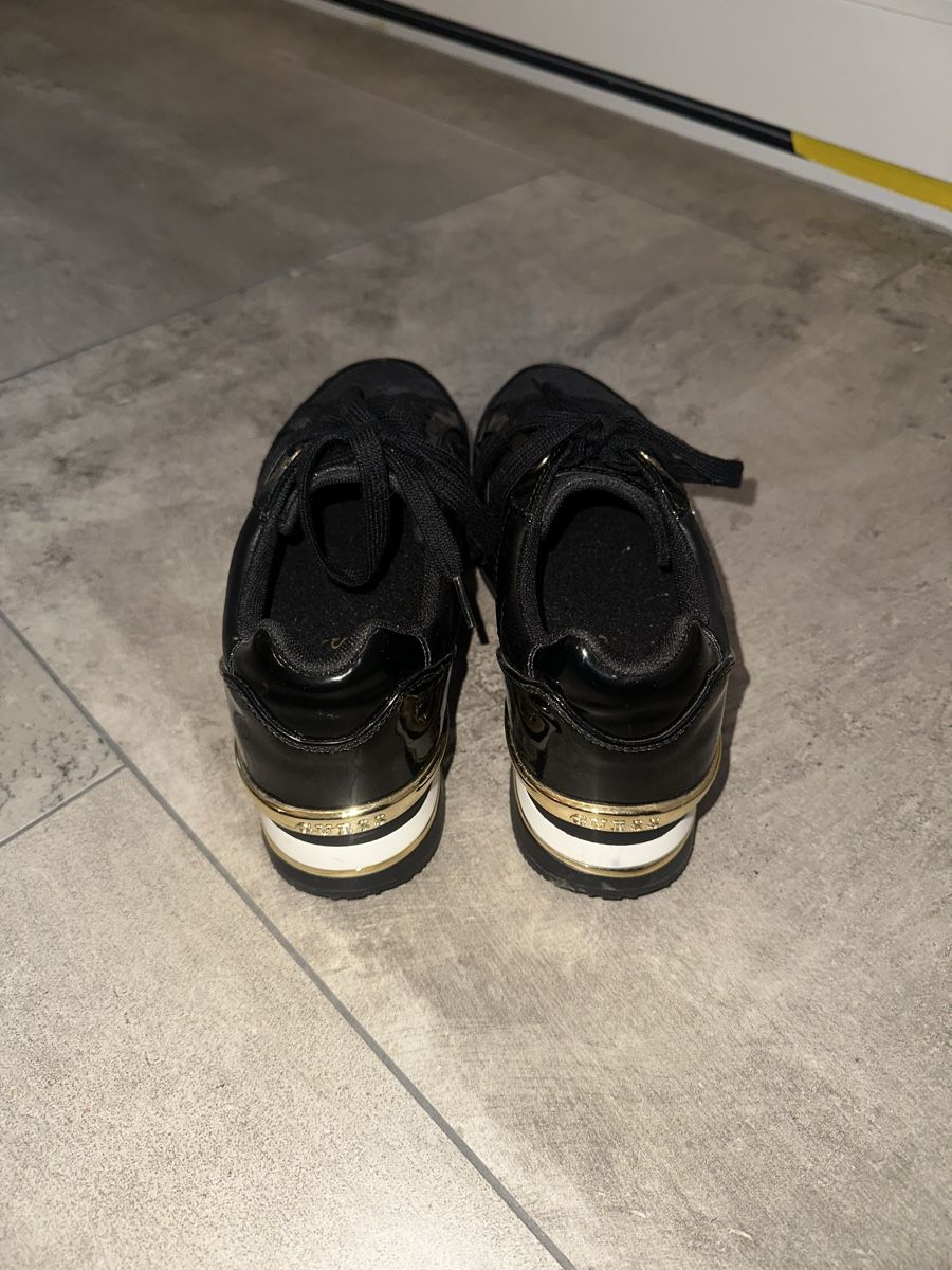 Damenschuhe: Baskets GUESS – Gebraucht aus Martigny-Croix von mar_yt85 2