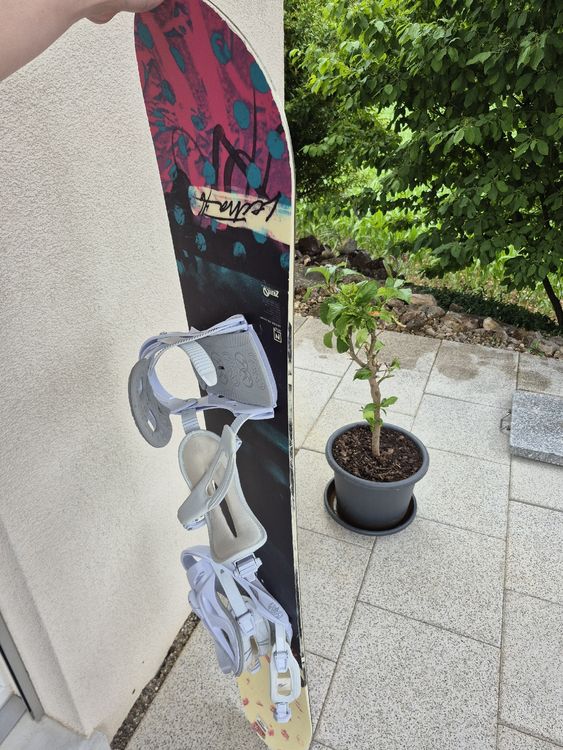 Snowboard Nitro Board: Snowboard (NITRO) und Snowboardschuhe  (SALOMON)-> Set – Usato da Kleinandelfingen venduto da eili_13 3