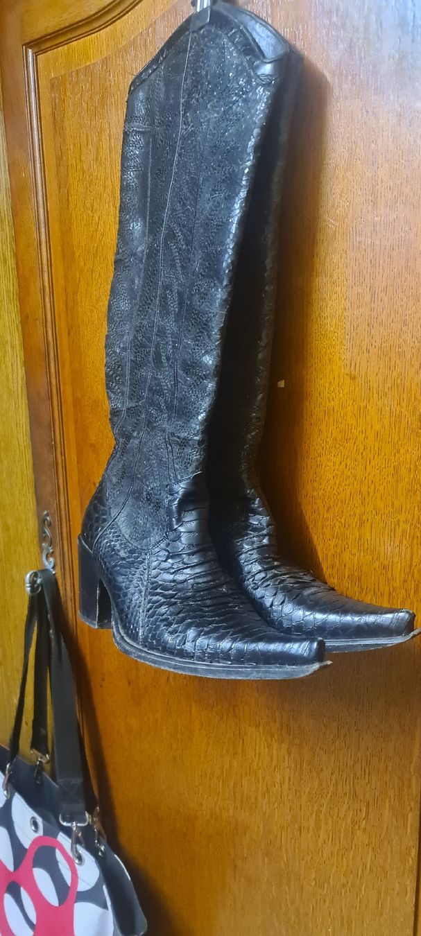 Chaussures femmes: Stiefel – D'occasion à Bellerive VD par Hermes5 2