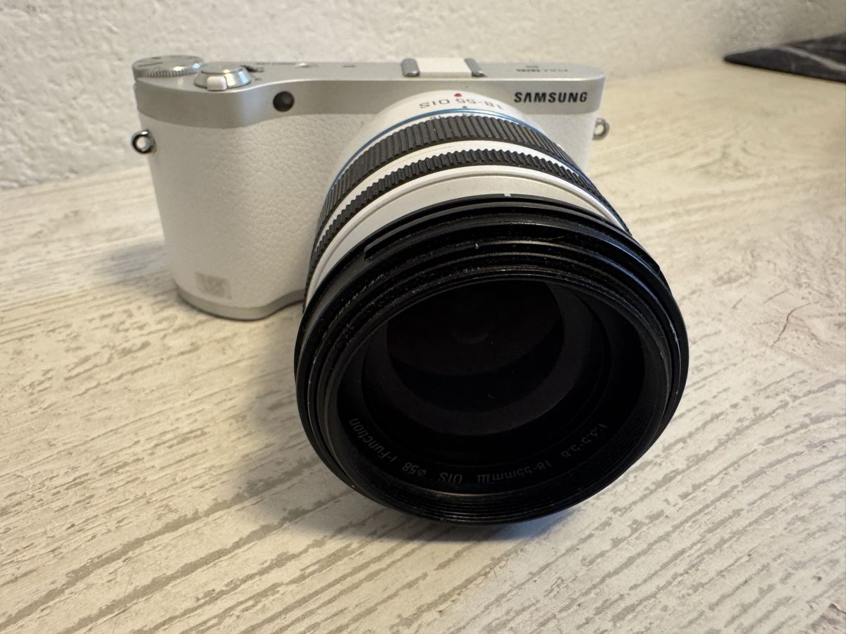 Samsung Fotocamera: Samsung nx300 Digitalkamera – Usato da Zunzgen venduto da milesdavis76