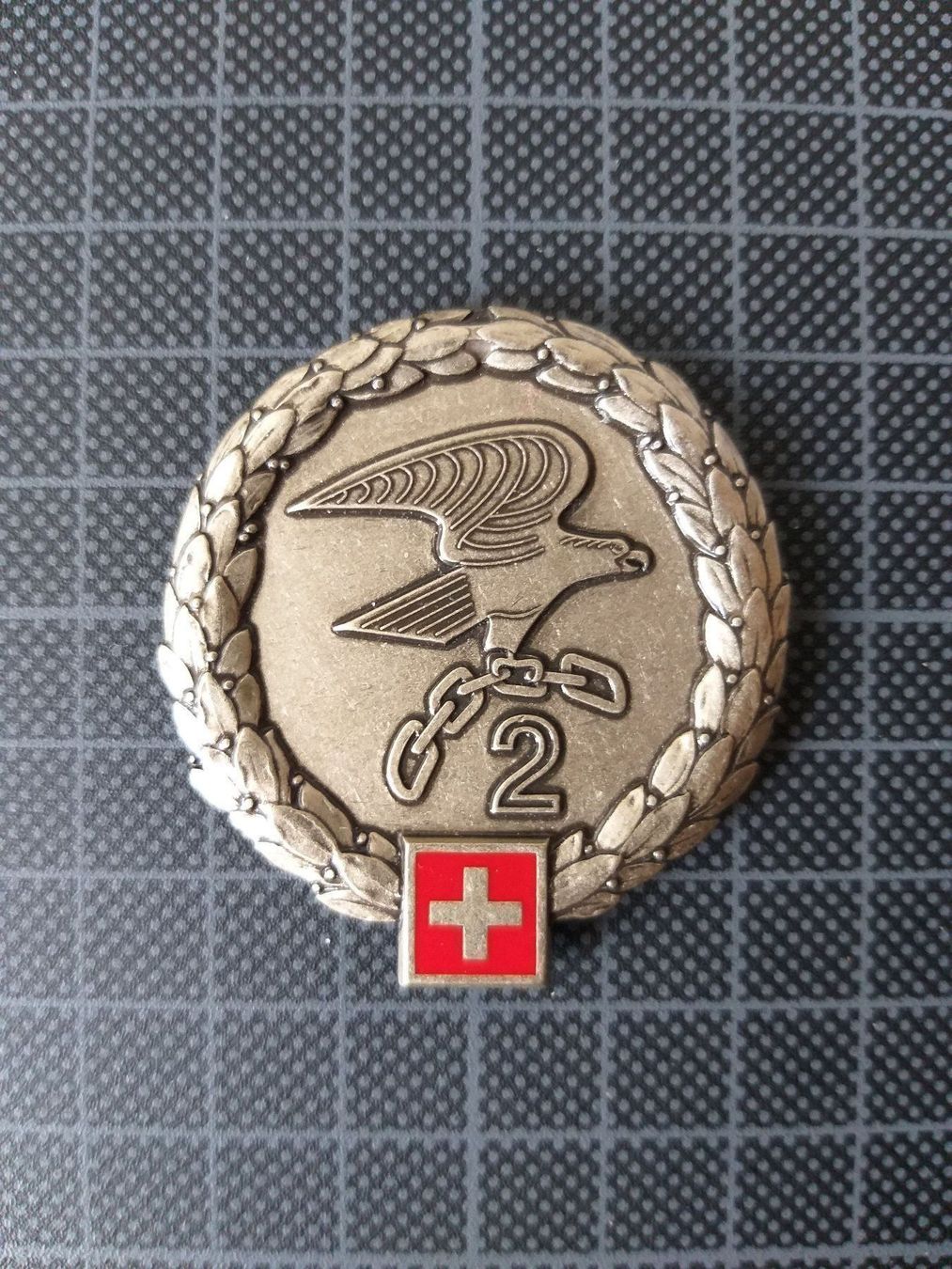 Placchette & Badge: Béretemblem Lehrverband Logistik 2 – Nuovo (secondo la descrizione) da Bauma venduto da SwissMilitaria