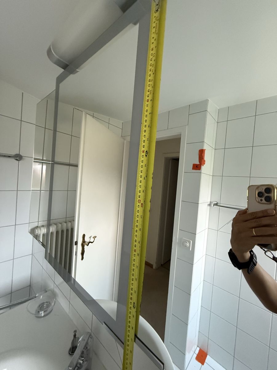 Armoires miroirs: SIDLER Spiegelschrank mit integrierter Beleuchtung. – D'occasion à Reinach BL par rom_jb5y 2