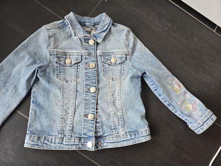 Jeans jacke mit Schmetterlingsstickerei Gr 116
