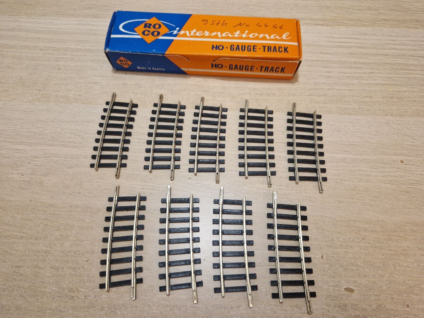 Roco Modellini di ferrovie: Roco 9 x 4444 gebogenes gleis H0 – Usato da St-Aubin-Sauges venduto da tantome